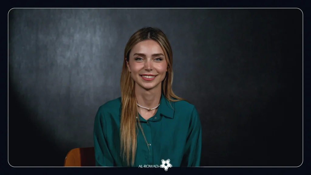 الابتسامة أو الضحكة المصطنعة في لغة جسد الكاذب